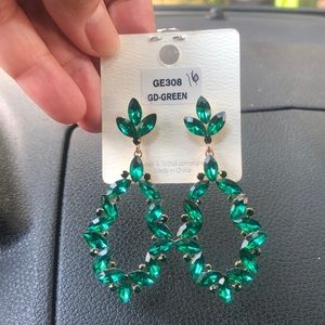Butterfly brand emerald green pierced earrings